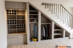 Armadio sottoscala D124 di Falegnameria Design