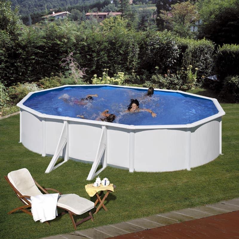 Installare una piscina fuori terra su una superficie in piano aiuta a preservare la struttura e il liner nel tempo.