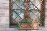 Finestra con grata - foto pinterest