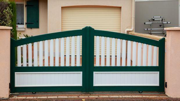 Cancello carrabile in pendenza: come progettarlo bene