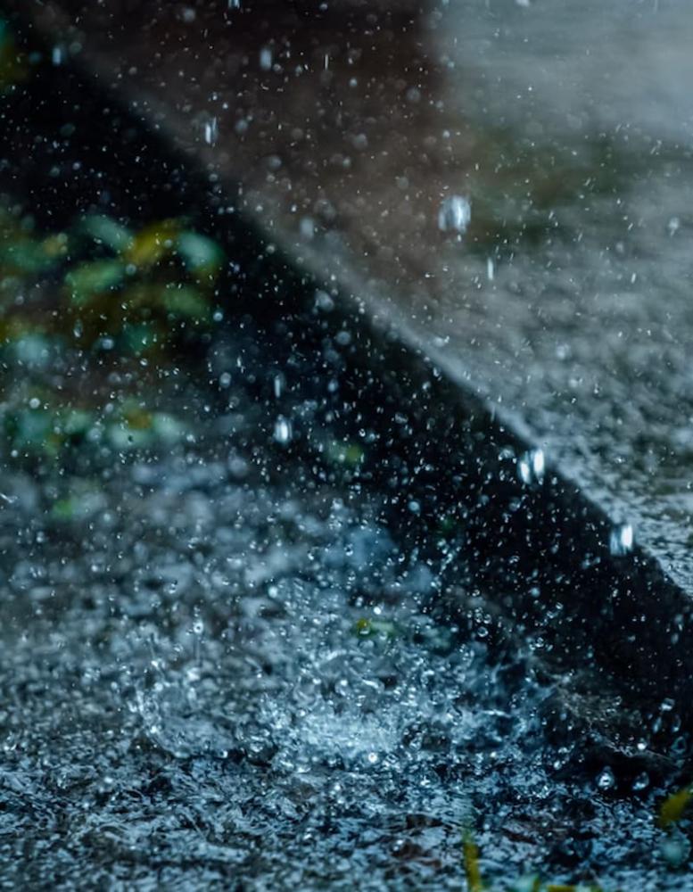 Manutenzione del binario dopo la pioggia - foto unsplash