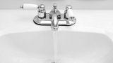Acqua del rubinetto scadente: come scegliere tra filtri e addolcitore