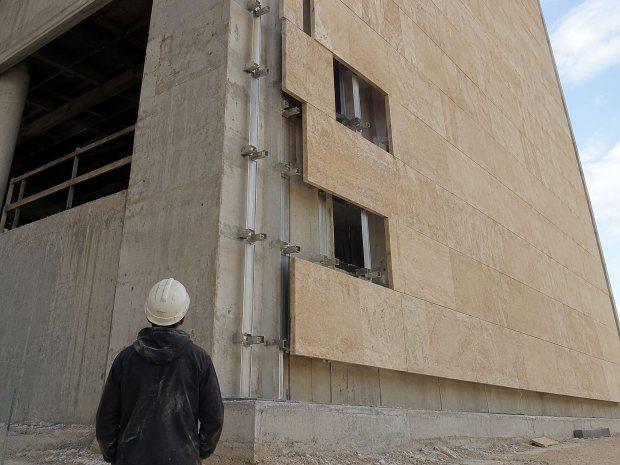 Parete ventilata in costruzione