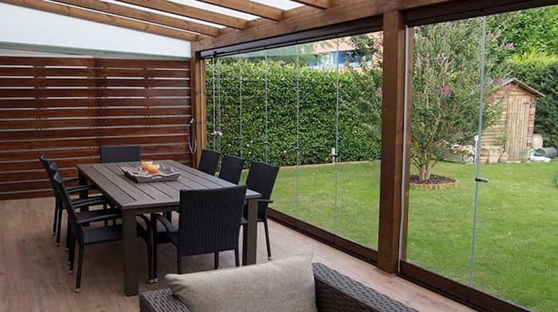 veranda in legno e vetro