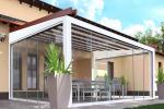 Veranda con chiusura vetrata e profili bianchi - foto pinterest