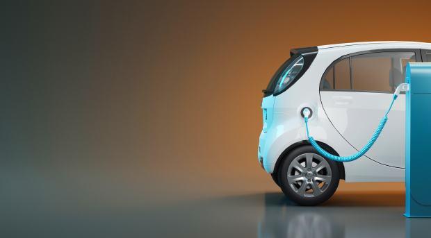 Auto elettrica in carica 