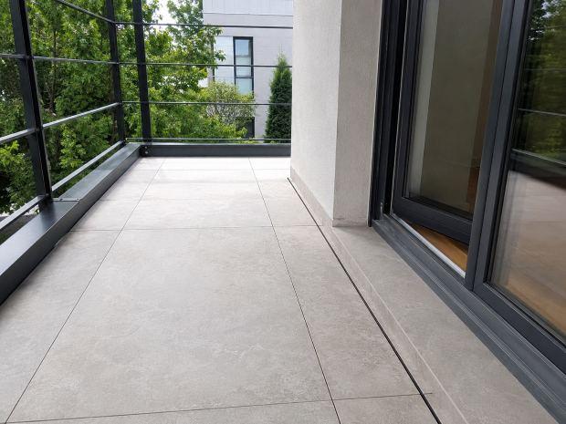 Terrazzo con canalina a scomparsa 