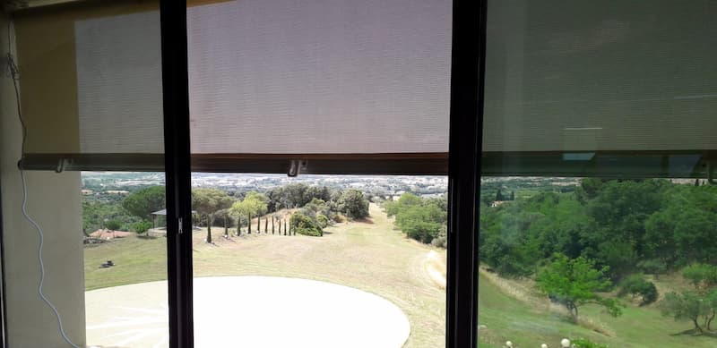 tenda da sole con tessuto microforato