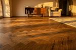 Pavimento in parquet al sole