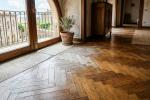 Pavimento in parquet scolorito