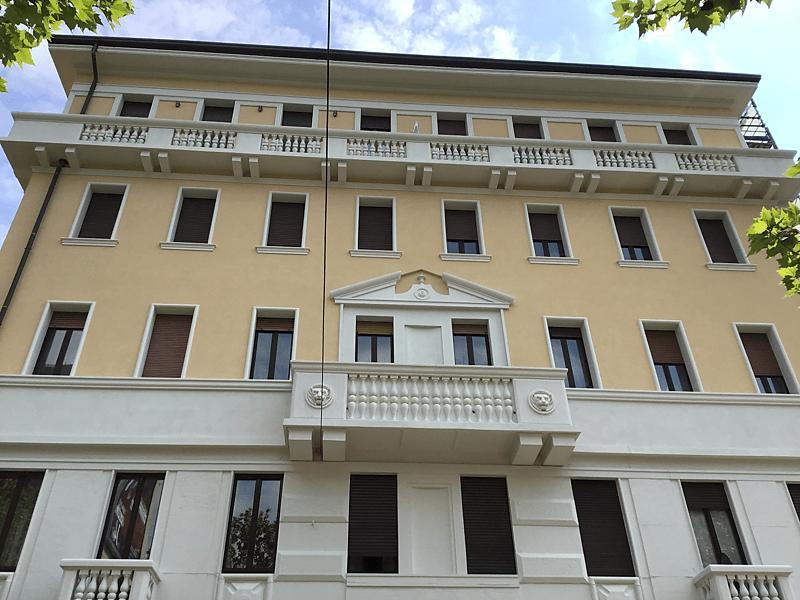 Vecchio edificio con cappotto termico a lavori finiti