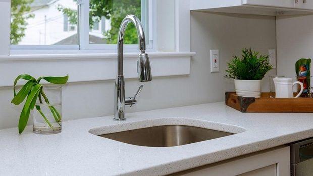 Come proteggere le giunzioni del top cucina dall&rsquo;acqua