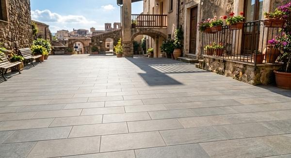 Pavimento esterno con piastrelle atermiche