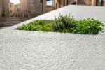 Pavimento esterno con verde naturale