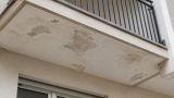 Sottobalcone con intonaco che si stacca: cause delle infiltrazioni e ripristino