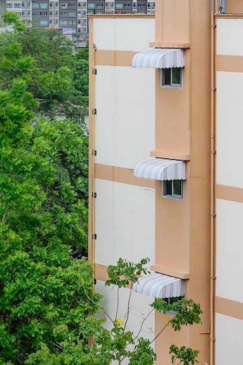 scossaline alle finestre in condominio