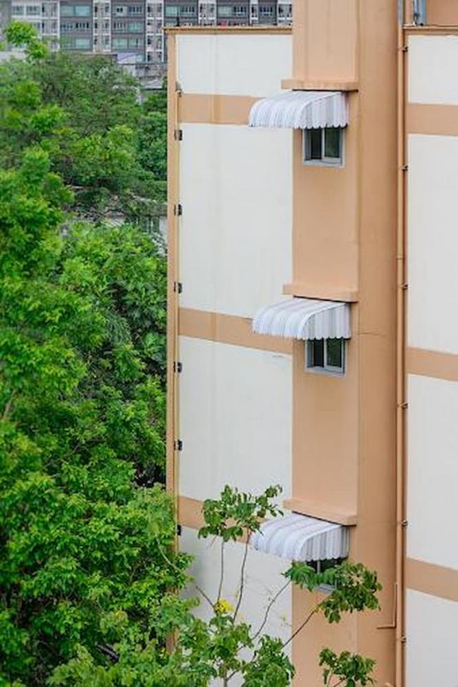 Installazione scossalina in condominio - foto getty images
