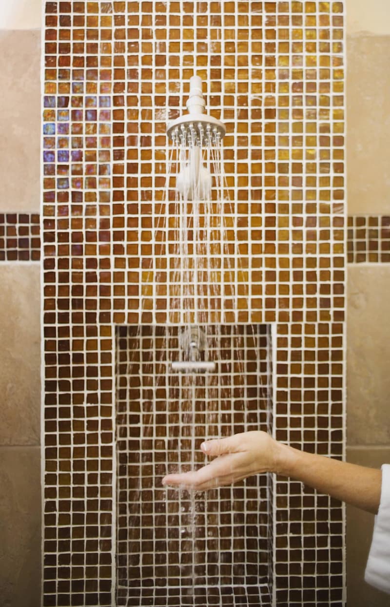 acqua per la doccia attraverso la termostufa 