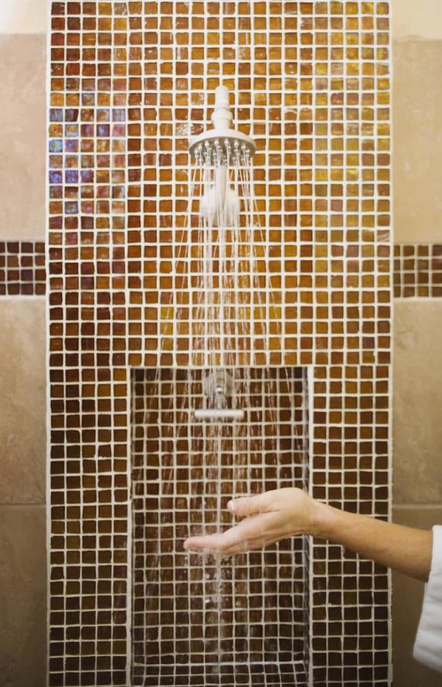 Produrre acqua calda sanitaria con la termostufa - foto getty images