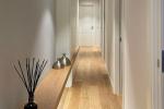 Porte interne chiuse che affacciano su corridoio - foto pinterest