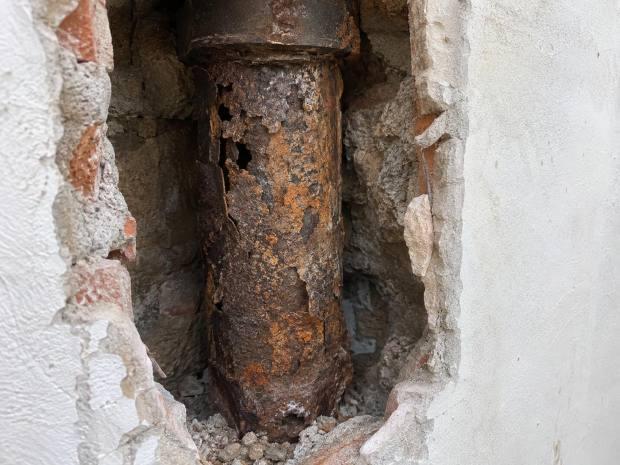 Pluviale pesantemente corroso