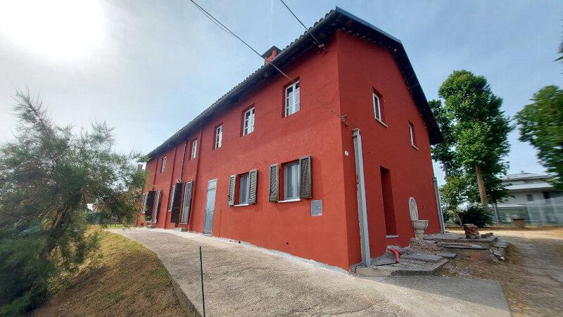 Facciata con intonaco rifatto