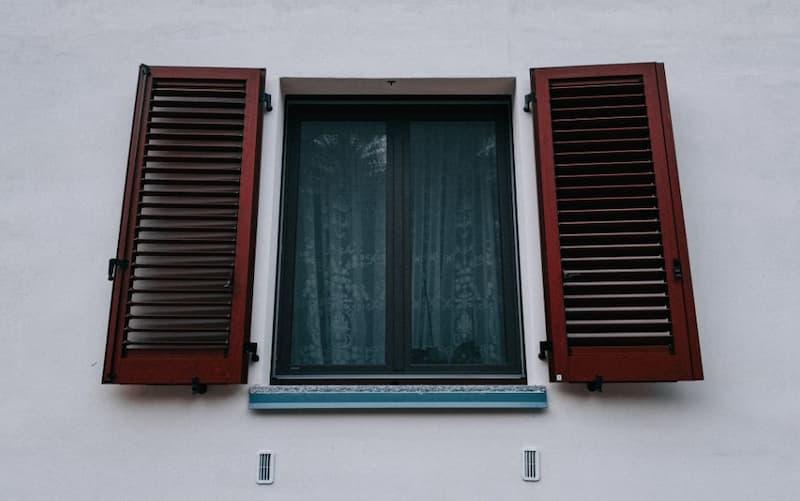 Persiana con ante a battente - foto pexels