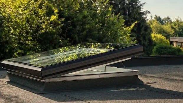 Finestre per tetto piano: come limitare acqua e sporco sul vetro
