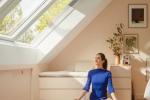 Colori chiari in mansarda e distribuzione della luce - foto velux
