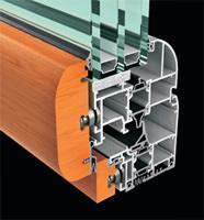 Fresia alluminio: infisso interno legno e esterno alluminio