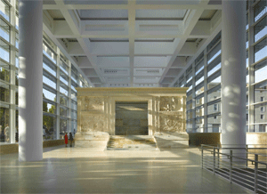 Museo dell'Ara Pacis:vista dell'Altare della Pace ( immagine tratta da www.richardmeier.com)