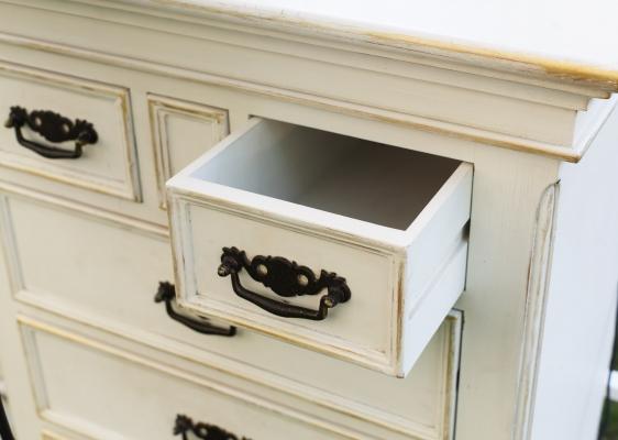 Falsi invecchiamenti: decapé o shabby chic Dipingere mobili cucina vecchia