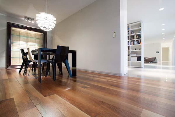 Pulire il parquet senza rovinarlo Come pulire il parquet verniciato