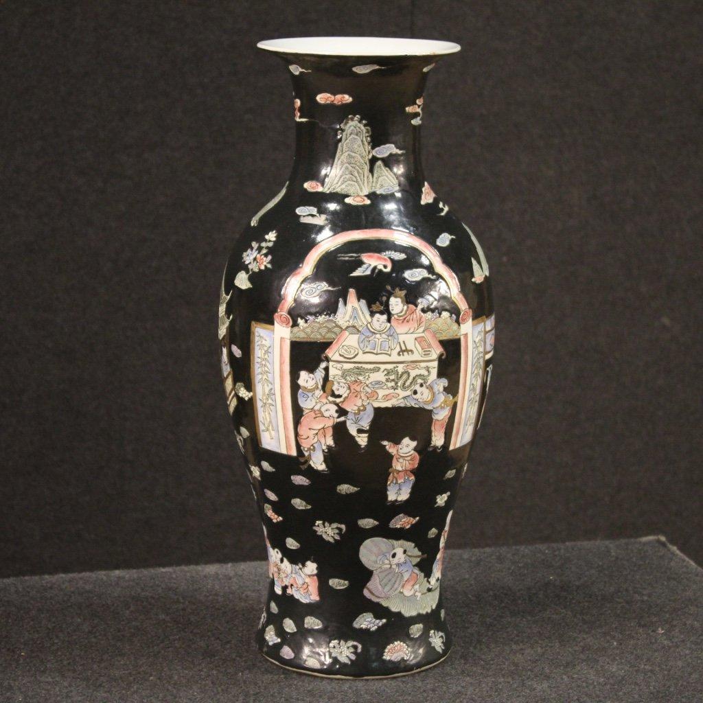 Vaso cinese in ceramica cesellata e dipinta 1